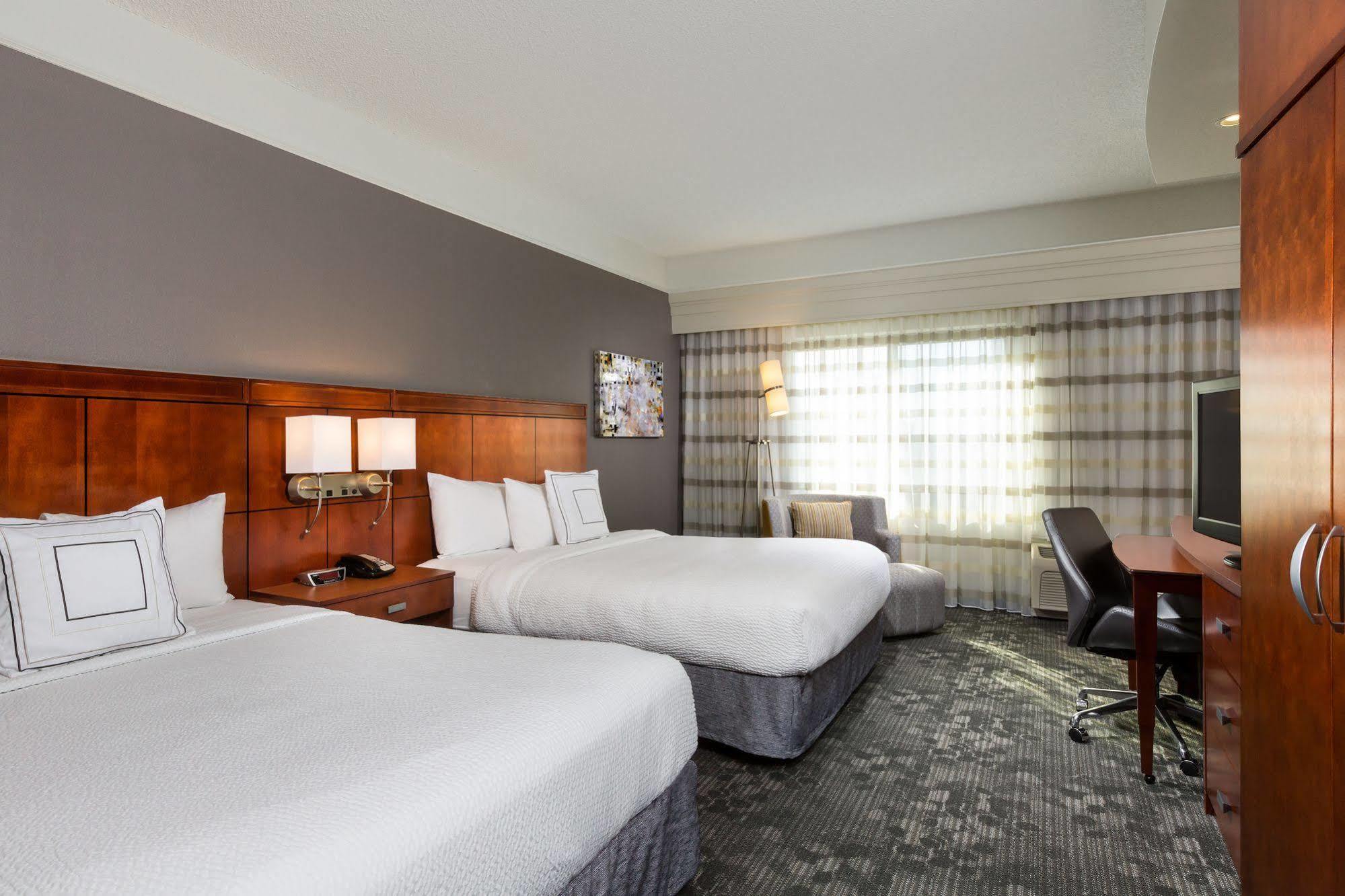 Courtyard By Marriott Houston Galleria Exteriör bild