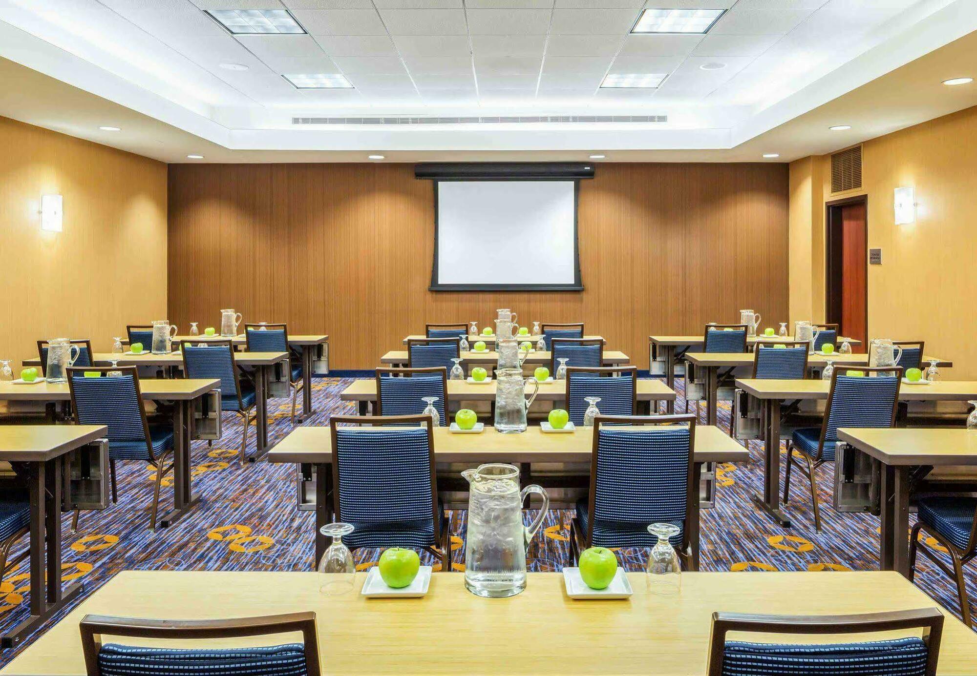 Courtyard By Marriott Houston Galleria Exteriör bild